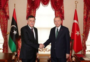Turkish President Tayyip Erdogan meets with Libya's UN-recognised Prime Minister Fayez al-Sarraj in Istanbul, Turkey, January 12, 2020. Presidential Press Office/Handout via REUTERS ATTENTION EDITORS - THIS PICTURE WAS PROVIDED BY A THIRD PARTY. NO RESALES. NO ARCHIVE