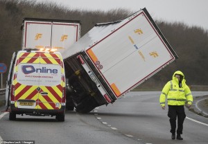 24503156-7983523-A_lorry_blown_over_on_the_A20_near_Dover_Kent_as_Storm_Ciara_hit-m-16_1581245450141