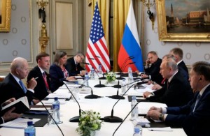 U.S. President Joe Biden and Russia's President Vladimir Putin meet for the U.S.-Russia summit at Villa La Grange in Geneva, Switzerland June 16, 2021. Sputnik/Mikhail Metzel/Pool via REUTERS ATTENTION EDITORS - THIS IMAGE WAS PROVIDED BY A THIRD PARTY.