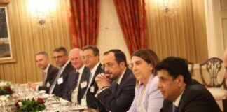 Επαφές Προέδρου με επενδυτές στο Τορόντο