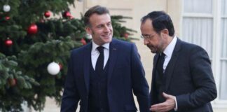 Πρόεδρος: H Γαλλία μπορεί να διαδραματίσει ηγετικό ρόλο στις προσπάθειες για λύση