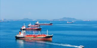 Ούτε μία ημέρα δεν άντεξαν ανοιχτά τα Στενά του Ορμούζ: Το Ιράν τα «έκλεισε»