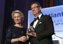 «Βόμβα» μεγατόνων για τη Φον ντερ Λάιεν: Νέες καταγγελίες για το «αμαρτωλό» συμβόλαιο των 71 δισ. με την Pfizer