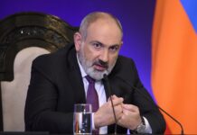 Ο N.Πασινιάν έχασε την ψυχραιμία του κατά τη διάρκεια προεκλογικής συγκέντρωσης και φώναζε σε γυναίκα!