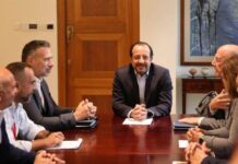 ΥΠΟΙΚ: Βελτιωμένη πρόταση για τους ωρομίσθιους σε σύσκεψη ΠτΔ με συντεχνίες