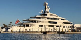Αποκαλύφθηκε ο «μυστικός» ιδιοκτήτης του superyacht που αναστάτωσε το λιμάνι του Λος Άντζελες