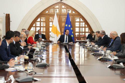 Προεδρικό: Δεν θα υπάρξει απομάκρυνση από το συμφωνημένο πλαίσιο λύσης