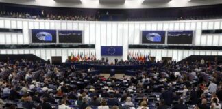 Καμία ανοχή σε αυθαίρετες κρατήσεις, λέει ο εκπρόσωπος Μέτσολα για τους 5 Ε/κ