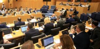 Σωρεία ερωτημάτων από βουλευτές προς Υπουργούς και υπηρεσιακούς για την πυρκαγιά