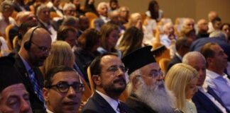 «Αυτόχειρες δεν θα γίνουμε», διεμήνυσε ο ΥΠΕΞ στους απόδημους