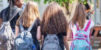 Επιτροπή Εργασίας Βουλής: Aνάγκη αναθεώρησης νόμου για επίδομα τέκνου