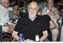 Δημοσία δαπάνη η κηδεία του Δ.Σαββόπουλου στο Α’ Νεκροταφείο Αθηνών