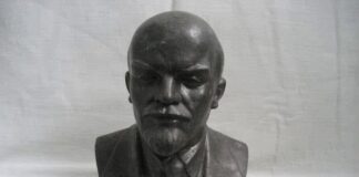 Η Πολιτική της Απάτης, είναι η ικανότητα να μιλάς