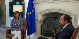 Η Ολγκίν λέει ότι προσβλέπει σε παραγωγική συζήτηση με τους δύο ηγέτες