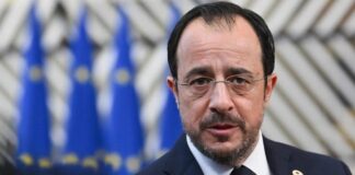 Λονδίνο: Οι Financial Times γράφουν ότι η Κυπριακή Κυβέρνηση “καταποντίζεται από σκάνδαλο διαφθοράς»