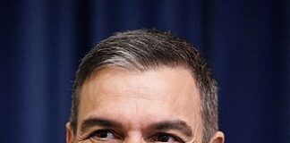 Ο Μακρόν επικοινώνησε με Ισπανό Πρωθυπουργό εκφράζοντας αλληλεγγύη έναντι αμερικανικών απειλών