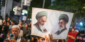 Αναβλήθηκε η κηδεία του Χαμενεΐ λόγω συρροής χωρίς προηγούμενο,