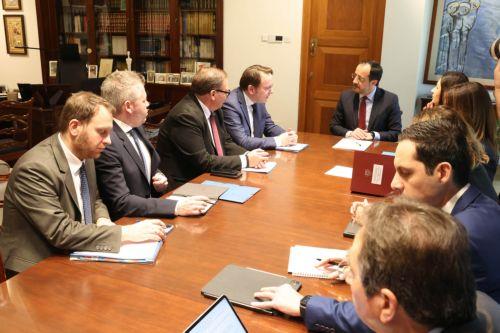 Πλήρης εφαρμογή μέτρων ο μόνος τρόπος εξόδου από κρίση αφθώδους, λέει ο Βαρχέλι