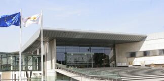 «Όχι» Ανωτάτου σε πρώην ιερέα που καταδικάστηκε για ναρκωτικά και έγινε δικηγόρος