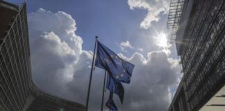 Θα συνεχιστούν οι εργασίες με Ουγγαρία για εκταμίευση κονδυλίων, λέει η Κομισιόν
