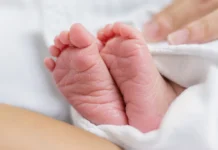 Βρετανία: 35χρονος πατέρας δολοφόνησε την μόλις 5 μηνών κόρη του – Καταδικάστηκε σε ισόβια κάθειρξη