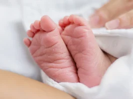 Βρετανία: 35χρονος πατέρας δολοφόνησε την μόλις 5 μηνών κόρη του – Καταδικάστηκε σε ισόβια κάθειρξη