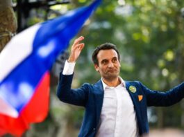 Γαλλία : Ο Florian Philippot κατεβαίνει για Πρόεδρος και υπόσχεται έξοδο από ΕΕ και ΝΑΤΟ
