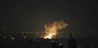 Πύρινη κόλαση στον Κόλπο: Νέο κτύπημα του Ιράν σε τάνκερ που θα «προστάτευε» ο αμερικανικός στόλος