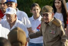 Oι ΗΠΑ επιθυμούν να απαγγείλουν κατηγορίες στον Ραούλ Κάστρο, σύμφωνα με ΜΜΕ