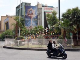 Ο σύμβουλος του ανώτατου ηγέτη του Ιράν λέει ότι ο Τραμπ προδίδει την διπλωματία