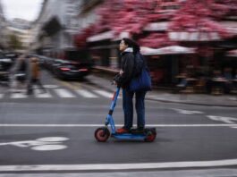 Νέες ρυθμίσεις για τα ηλεκτρονικά πατίνια- στα 17 έτη το όριο χρήσης