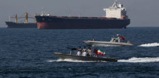 Μήνυμα IRGC για Ορμούζ: Κανένα πλοίο ασφαλές χωρίς δική μας εντολή – Ο Tραμπ θέλει… νέα συμφωνία με Ιράν