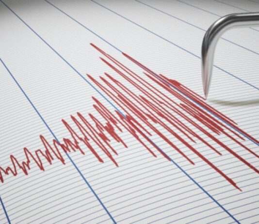 Πανικός από τους διαδοχικούς σεισμούς 4,8 και 5,2 Ρίχτερ στην Εύβοια