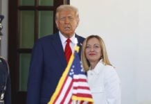 Η Τ.Μελόνι απαντά στον Ν.Τραμπ: «Η φιλία μου μαζί σας δεν βοήθησε την δημοτικότητά μου και ούτε εξαρτάται από αυτή»