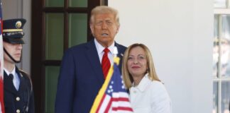 Η Τ.Μελόνι απαντά στον Ν.Τραμπ: «Η φιλία μου μαζί σας δεν βοήθησε την δημοτικότητά μου και ούτε εξαρτάται από αυτή»