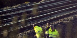 Ένας νεκρός και δεκάδες τραυματίες από τη σύγκρουση τρένων στο βόρειο Λονδίνο