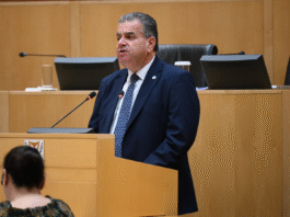 Κώστα Κώστα κατά ΑΚΕΛ: Έλεγαν ότι δέρνω τη γυναίκα μου και ότι με έδιωξε από το σπίτι – Καταγγελίες για υπόγειο πόλεμο, υπόσκαψη και συκοφαντίες