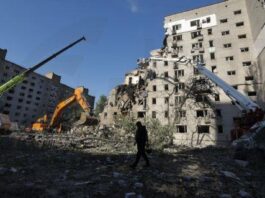 21 νεκροί από ρωσική επιδρομή στο Κίεβο