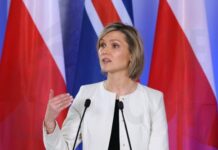 «Νίκη για τη δημοκρατία», δηλώνει η Πρωθυπουργός Ισλανδίας μετά το “ΌΧΙ” σε ενταξιακές διαπραγματεύσεις με ΕΕ