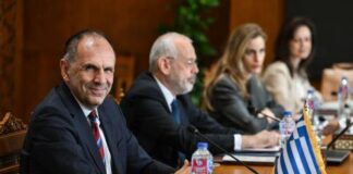 Δίαυλο επικοινωνίας με Τουρκία αλλά και έτοιμοι για όλα, είπε ο Γεραπετρίτης
