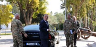 Στην Αθήνα ο Βασίλης Πάλμας για συνάντηση την Πέμπτη με τον Νίκο Δένδια