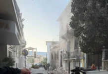Πλάκα: Ανασύρθηκε μια γυναίκα νεκρή – Αναζητούνται ακόμα πέντε άτομα