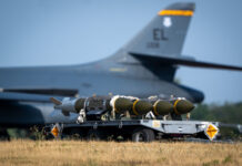 Σε άτακτη υποχώρηση οι ΗΠΑ στον Περσικό Το Hormuz είναι κλειστό