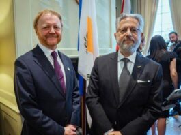 Στήριξη της Βρετανίας για λύση του Κυπριακού στη βάση των αποφάσεων του ΟΗΕ