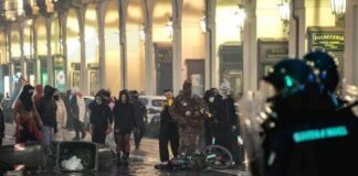 Tραυματίες σε διαδηλώσεις στην Ιταλία, καταδίκη βίας από Μελόνι – κεντροαριστερά